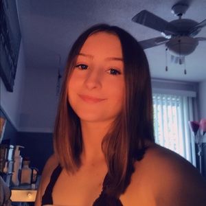 Meet your Posher, Alyssa